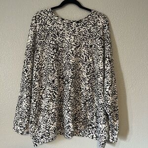 Athleta Black and White Top